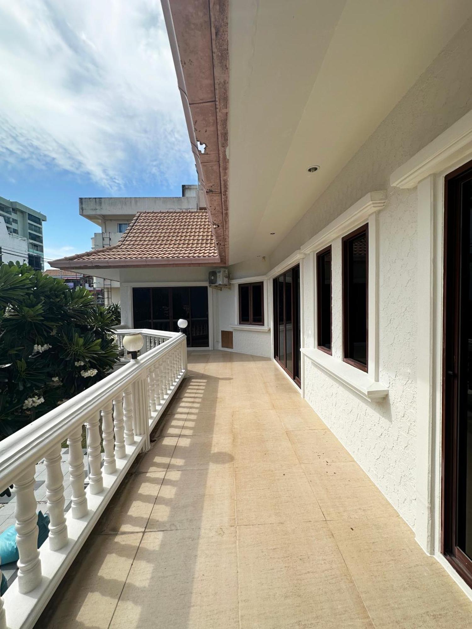 Blooming Hill Boutique Suites Pattaya Esterno foto
